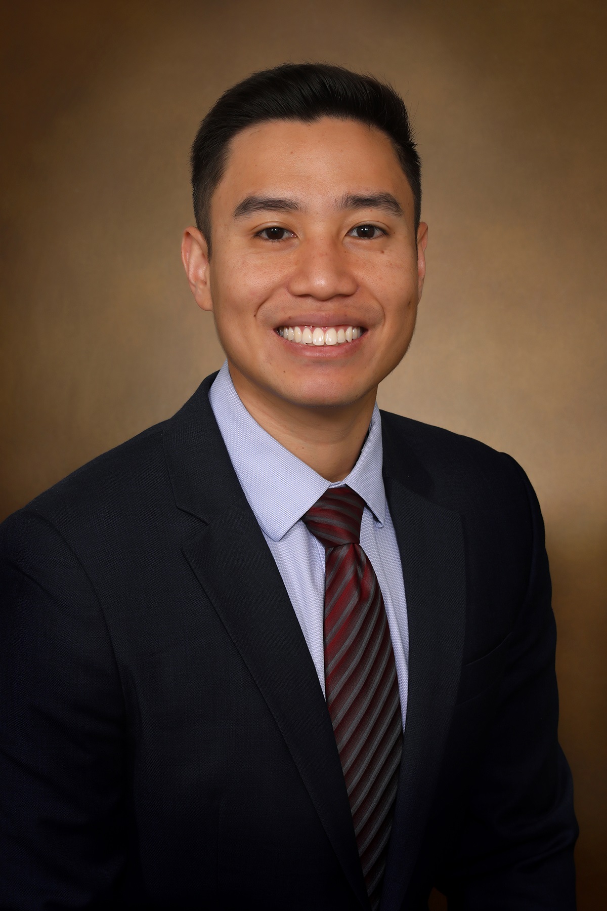 Professional headshot for Elliot Le, MD