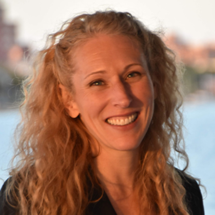 Headshot of Alison Abrahams
