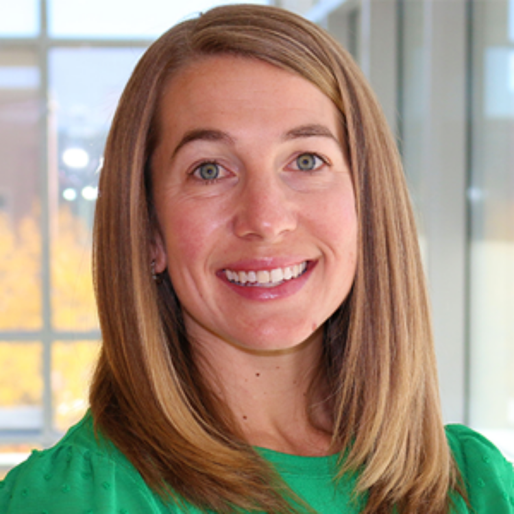 Headshot of Danielle Fixen