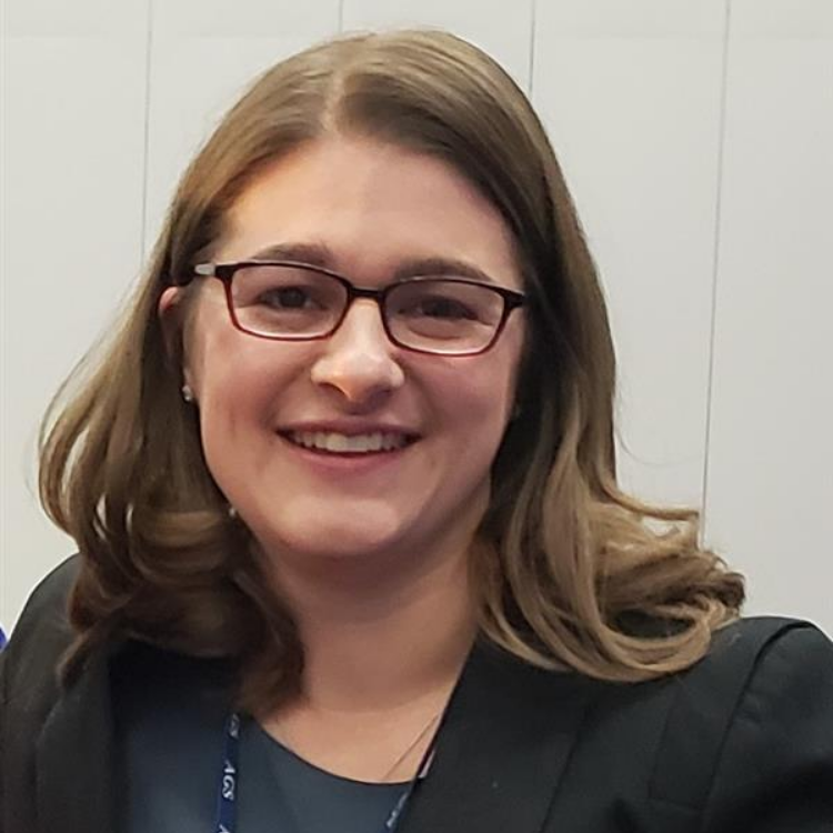 Headshot of Elizabeth Bloemen