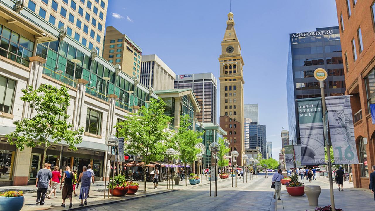 16th Street mall in Downtown Denver 16th Street mall in Downtown Denver