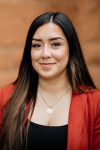 Anna Valles Aguilera Headshot