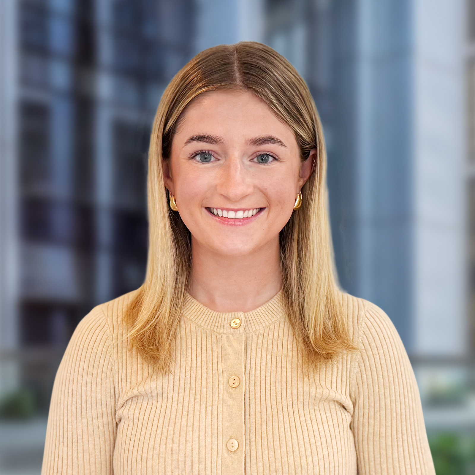 Hannah Fallon Headshot