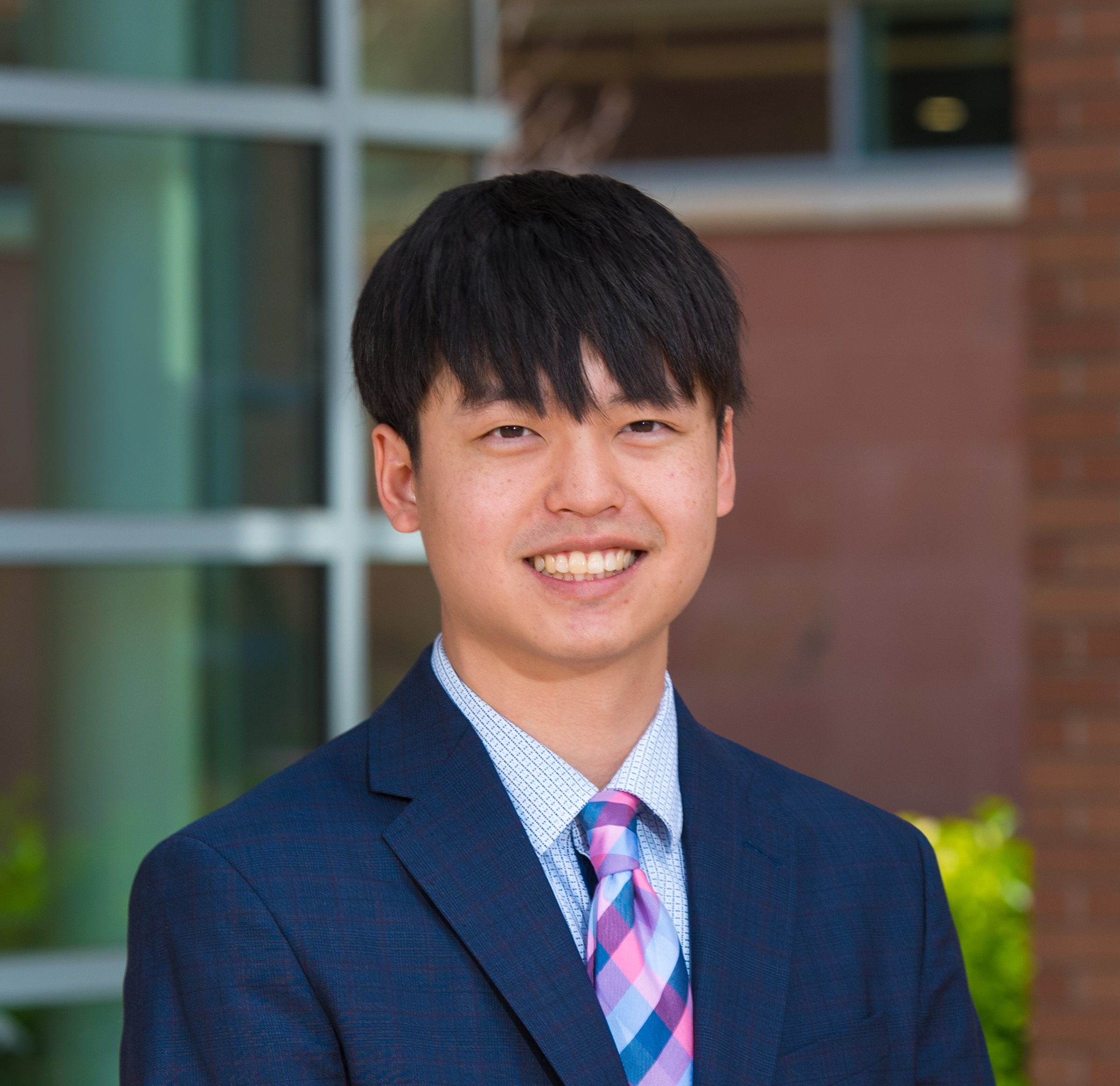 Ethan Choe Headshot