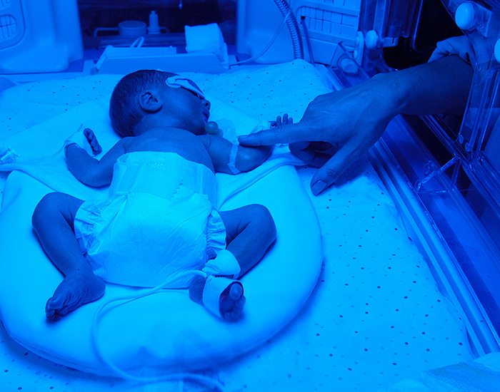 baby blue light NICU