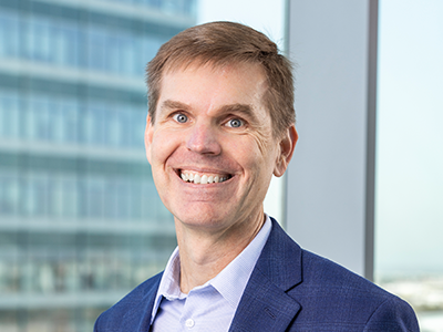 A photo portrait of Sean Davis