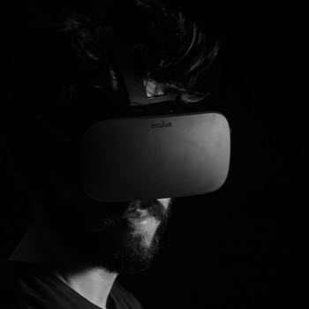vr Picture of person using virtual reality
