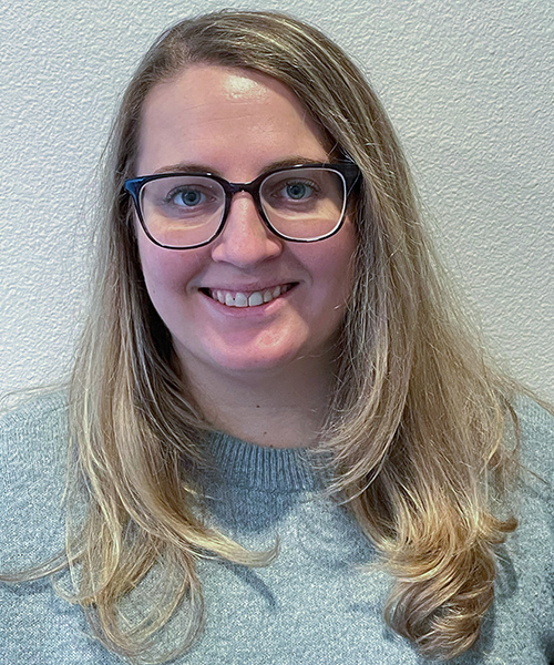 Jenna Guthmiller Headshot