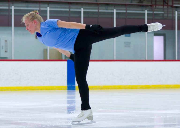 Maggie-Skater-spin