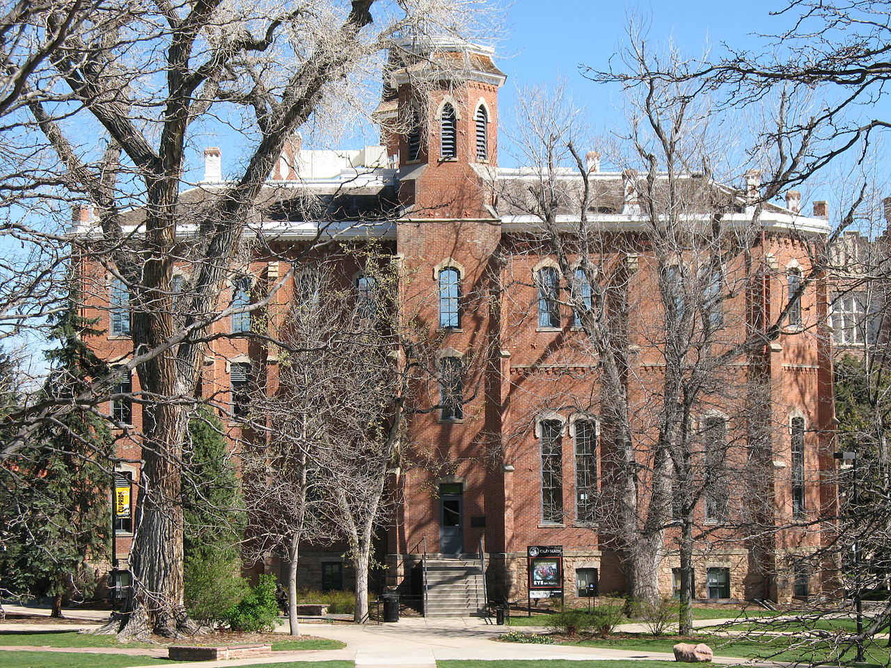 1280px-Old_Main_-_Colorado