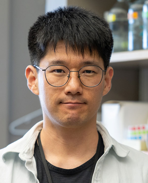 Yong-Il Kim
