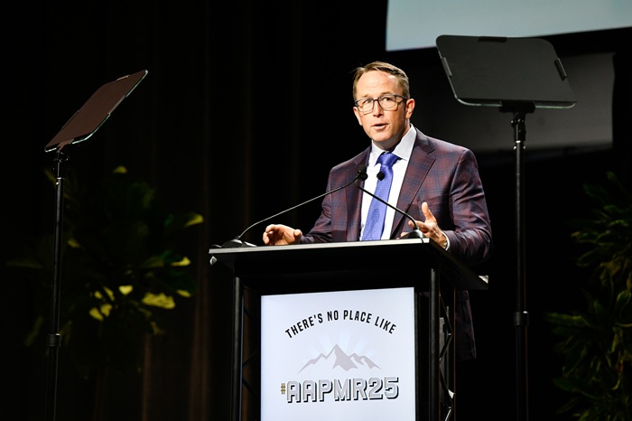Dr. Laker delivering the keynote address at the AAPM&R Annual Assembly.