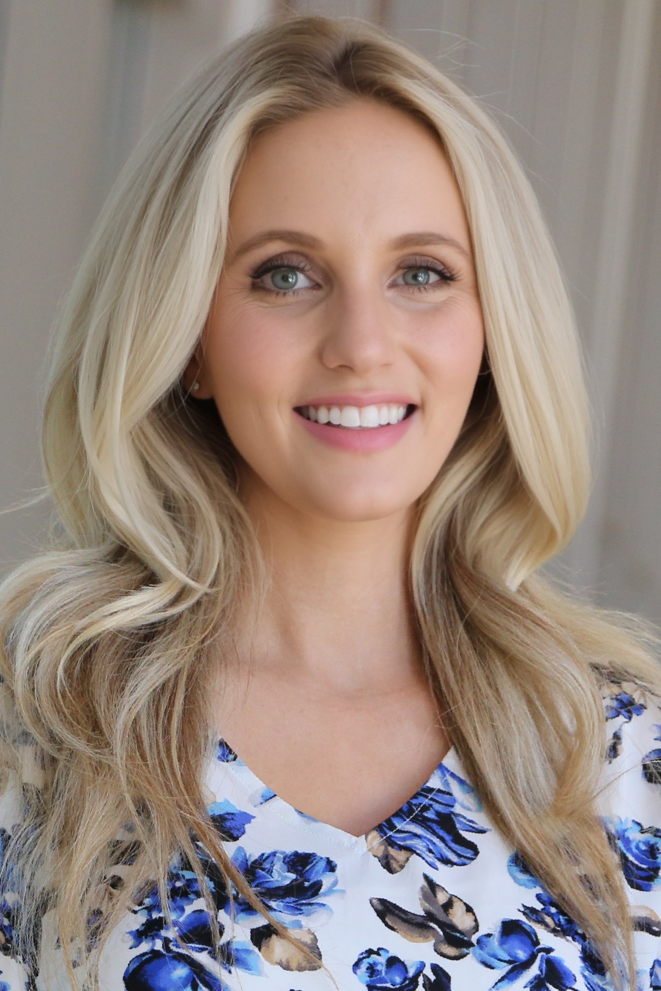 Alexandra Smith headshot.