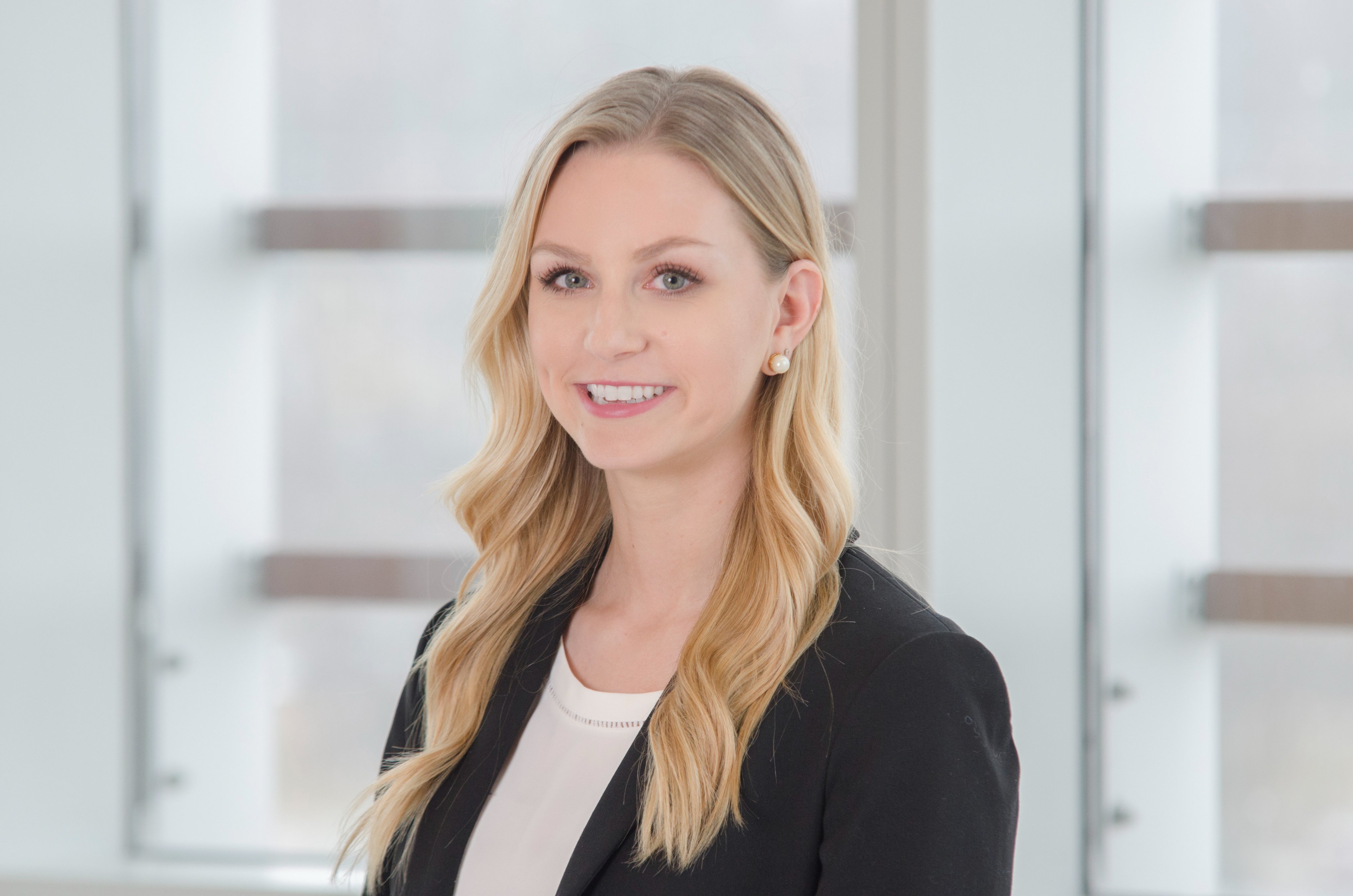 Laura Freese Headshot