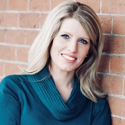 Amy Dahlbach Headshot